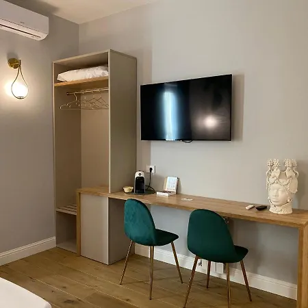 Krysos Luxury Couette-café 4*