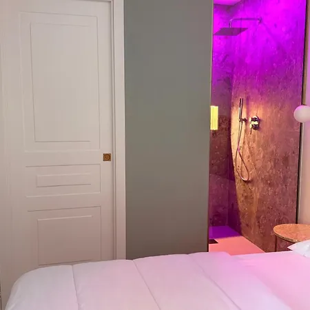 Krysos Luxury Couette-café